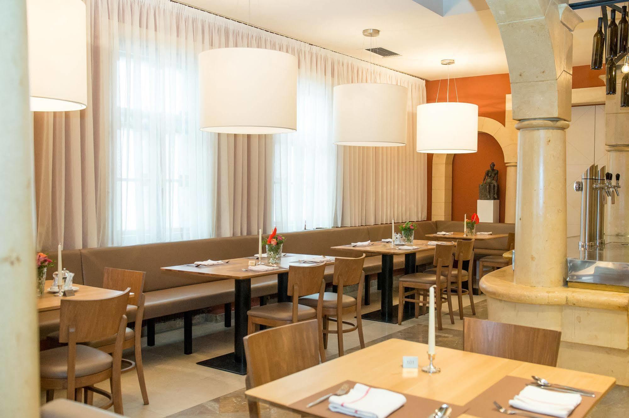 Hotel Raffel 제너스도르프 외부 사진